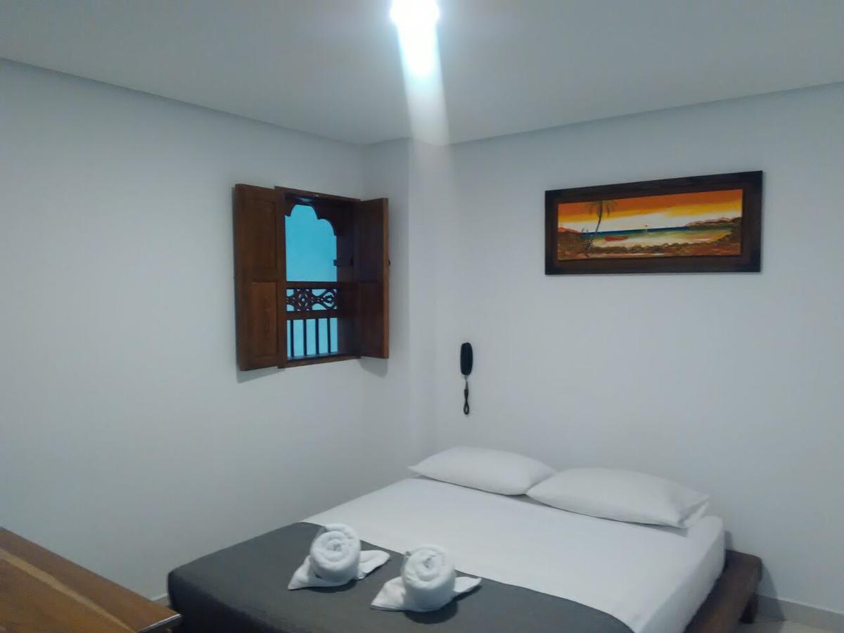 Hotel Bahia Guatape Bagian luar foto