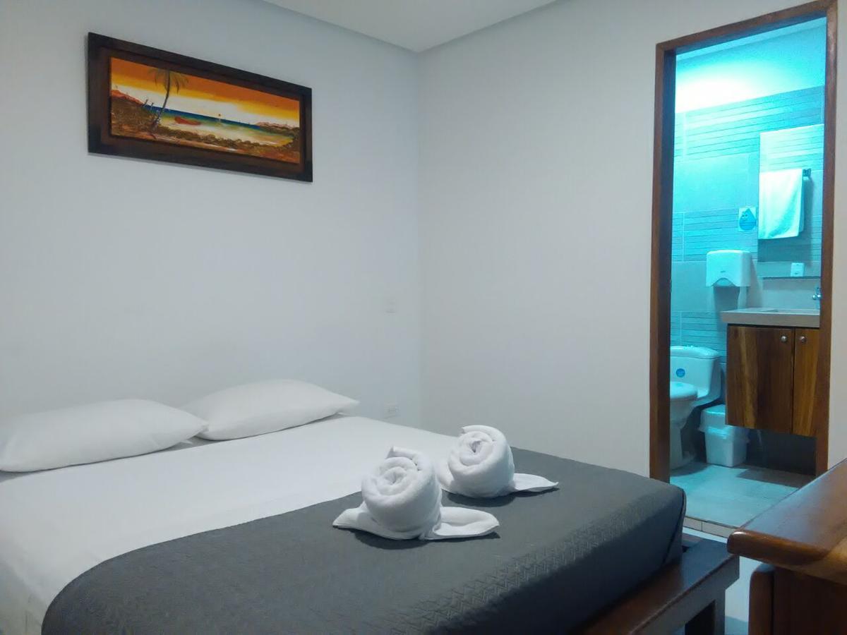 Hotel Bahia Guatape Bagian luar foto
