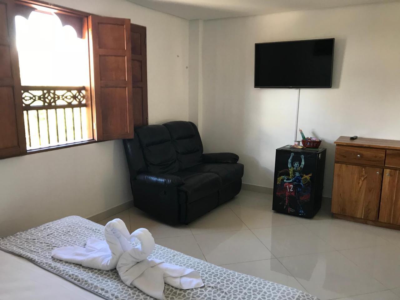 Hotel Bahia Guatape Bagian luar foto