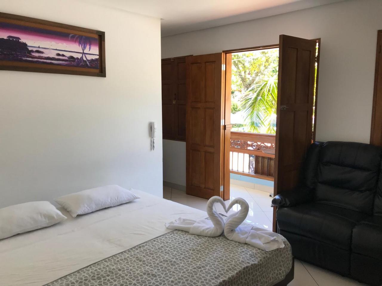Hotel Bahia Guatape Bagian luar foto